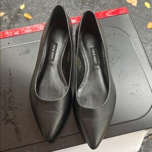 Nine West Elegant Black Flats